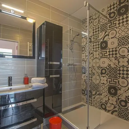 3 - 6 Personnes - Memorial - Universite Apartment *