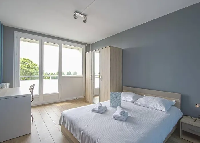 3 - 6 Personnes - Memorial - Universite Caen