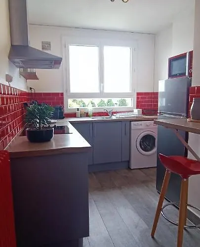 3 - 6 Personnes - Memorial - Universite Caen